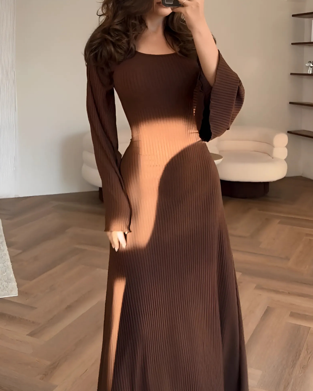 Women's Elegant Fitted Maxi Dress with Wide Long Sleeves