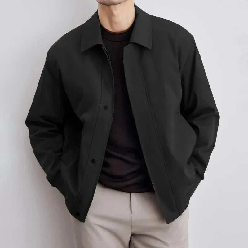 Timeless bomber jacket with pointed collar