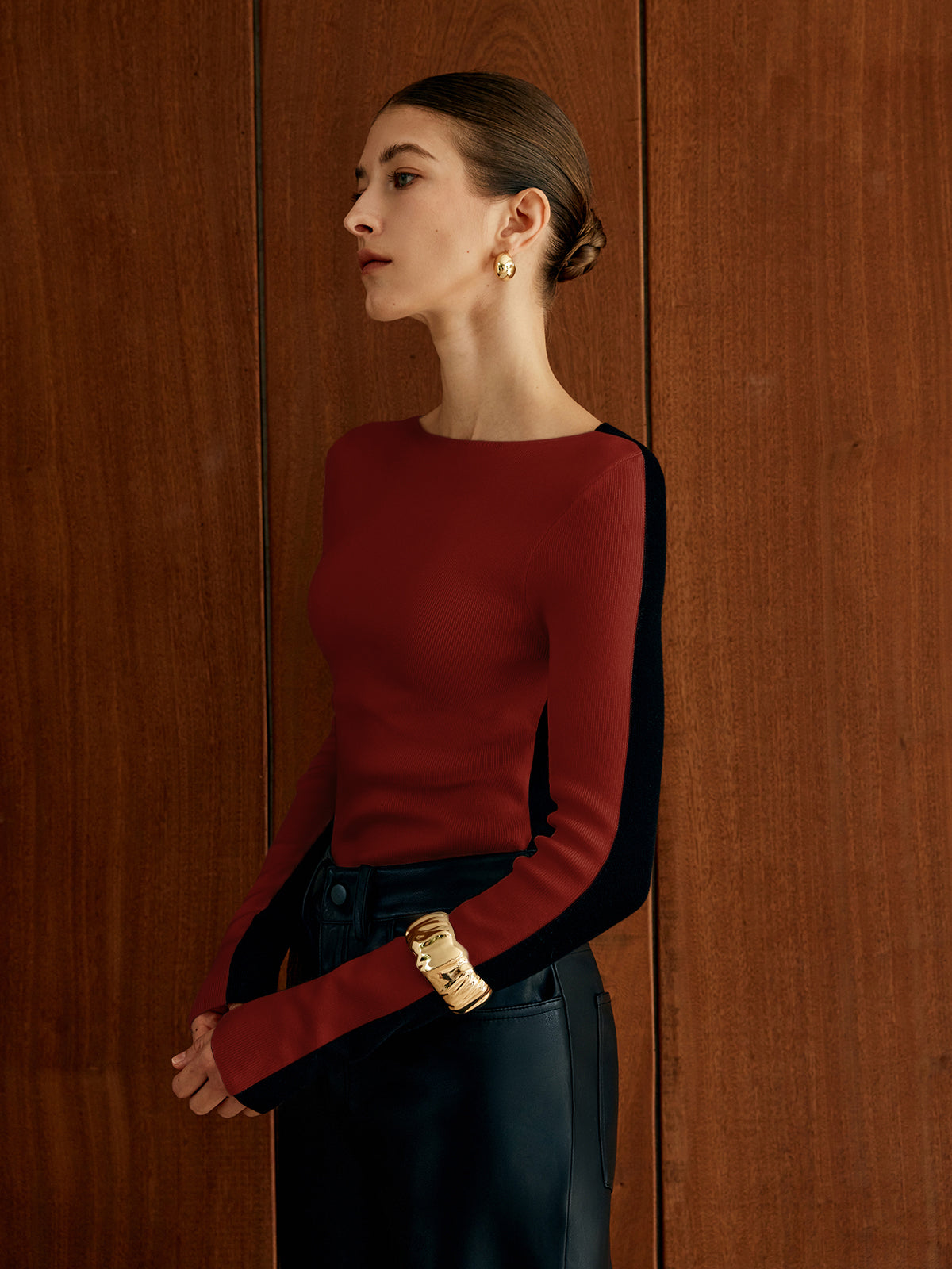 Two-tone knitted tops for women