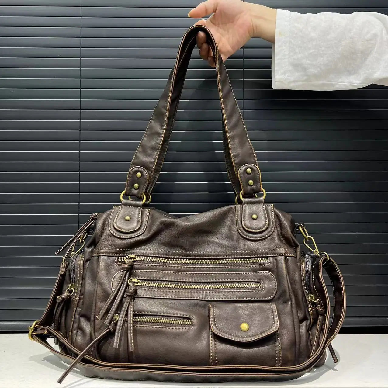 Olga | Retro Handbag Course with Shoulder Strap – Timeless Elegance and Vintage Style  - TrendAura