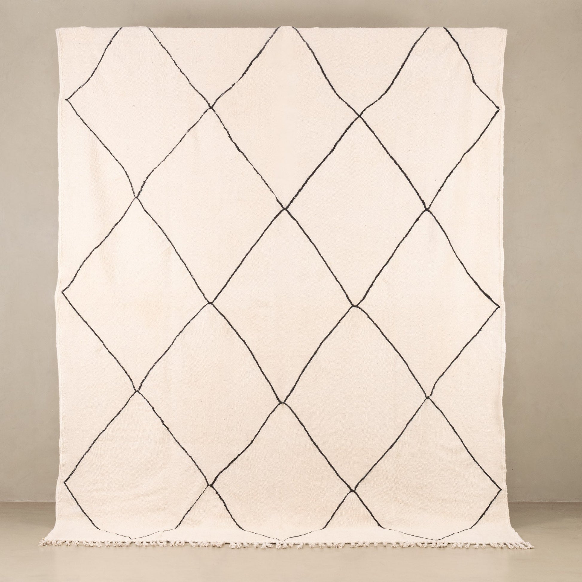 Amenzu - taznakht kilim rug - TrendAura
