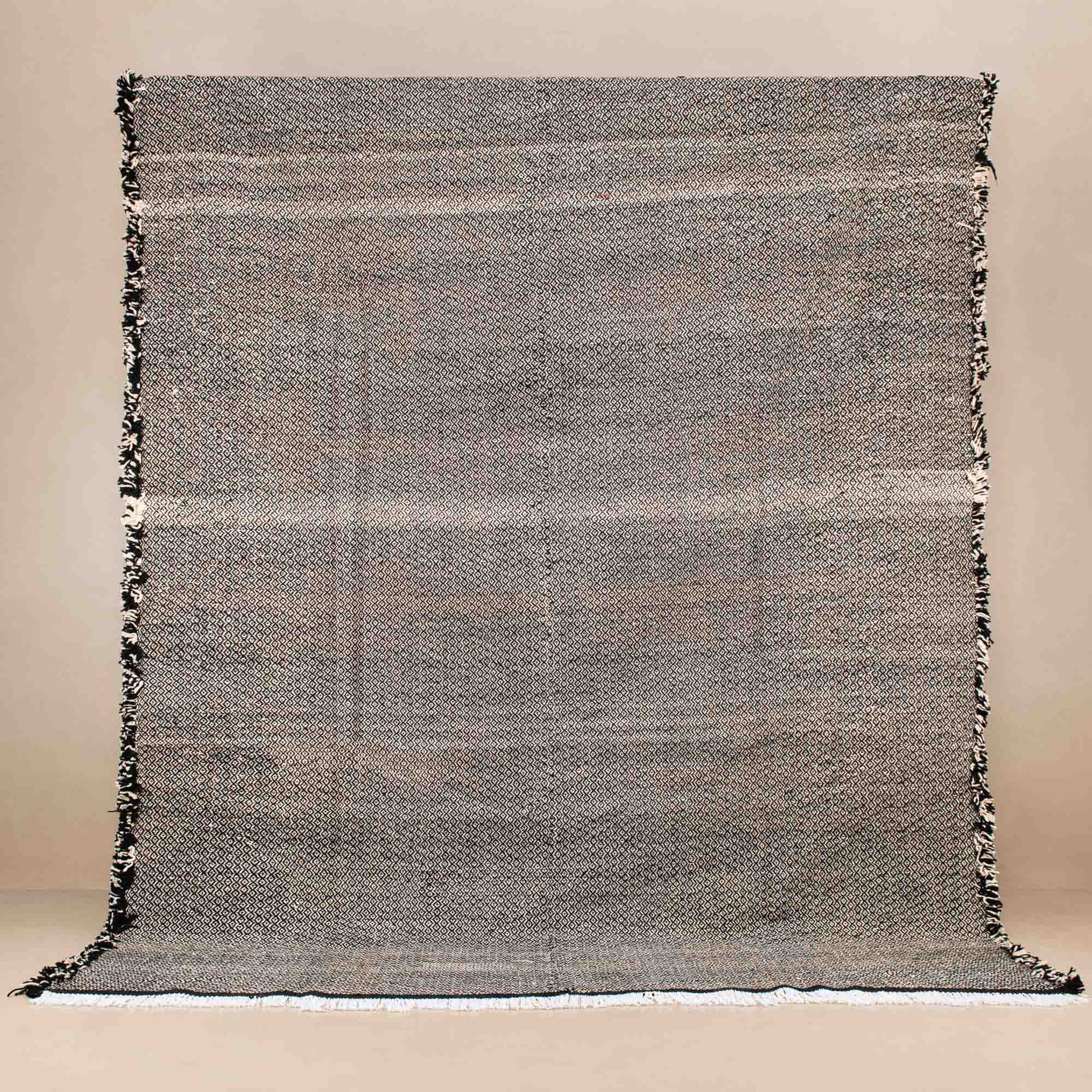 Badis - taznakht kilim rug - TrendAura