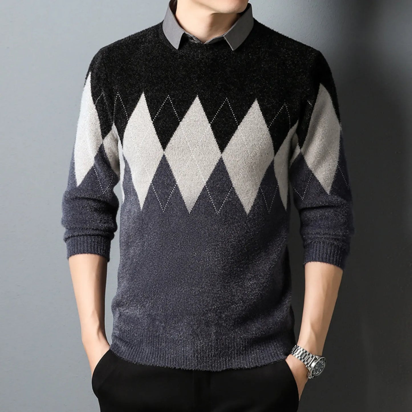 Mens Gradient Knit Sweater With Geometric Design For Modern Casual Comfort And Style