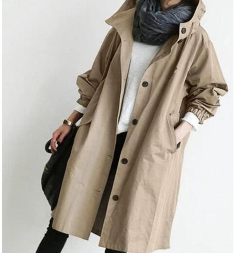 Women's coat with a hood and button closure