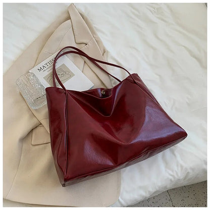 Clara retro style handbag