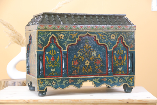 Qimrasin Vintage Wood Chest - TrendAura