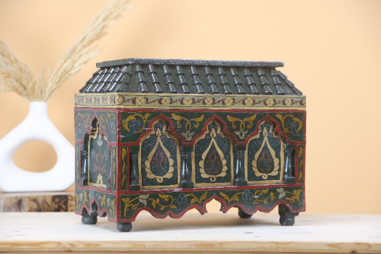 Hindaz Vintage Wood Chest - TrendAura