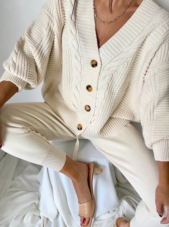 Women’s Two-Piece Knitwear Set – Relaxed Fit Cardigan with Cable Knit – Tapered Wool Trousers
