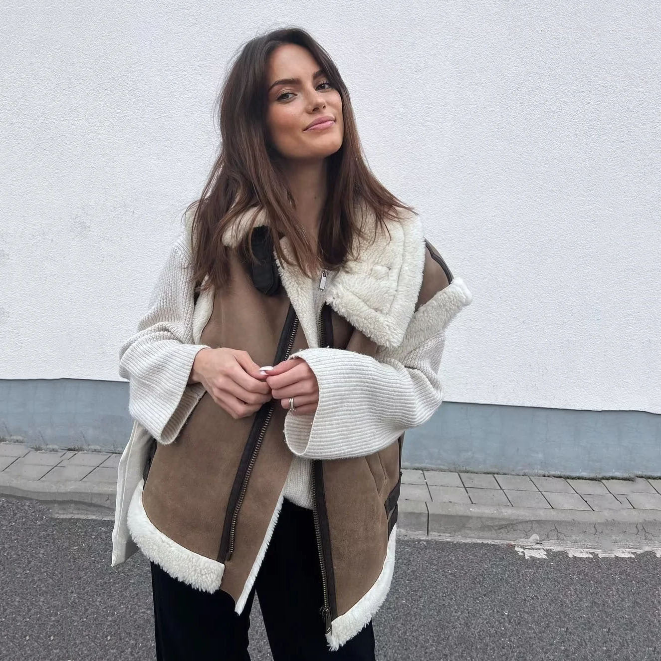 Oversized Winter Vest With Shearling Lining For Men Who Love Cozy Style And Warmth
