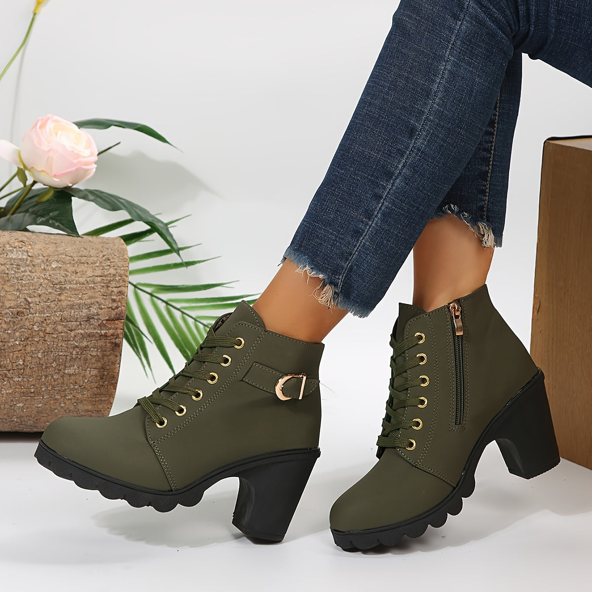 Women's lace-up ankle boots | block heel