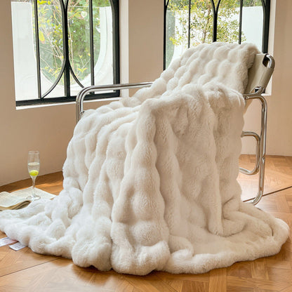 Contemporary Faux Fur Throw Blanket with Plush Texture