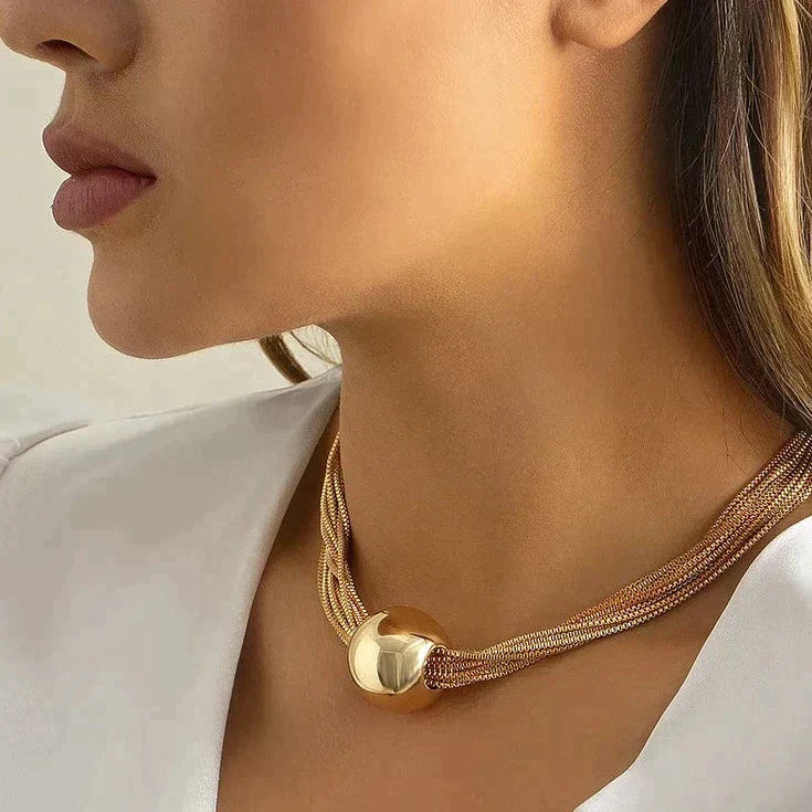 Greta | Elegant Necklace for Women with Shine and Modern Ball Design