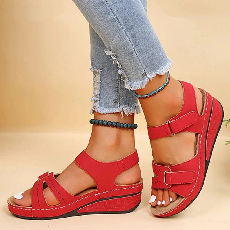 Women's platform sandals | Adjustable strap and open toe | Comfortable fit | Summer style