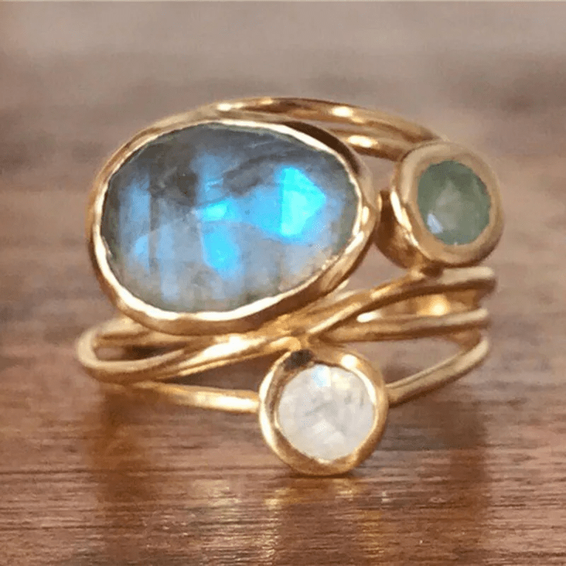 Women's Crystal Gold Ring with Elegant Design and Timeless Appeal - TrendAura