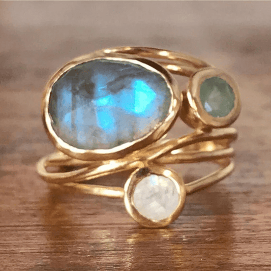 Women's Crystal Gold Ring with Elegant Design and Timeless Appeal - TrendAura