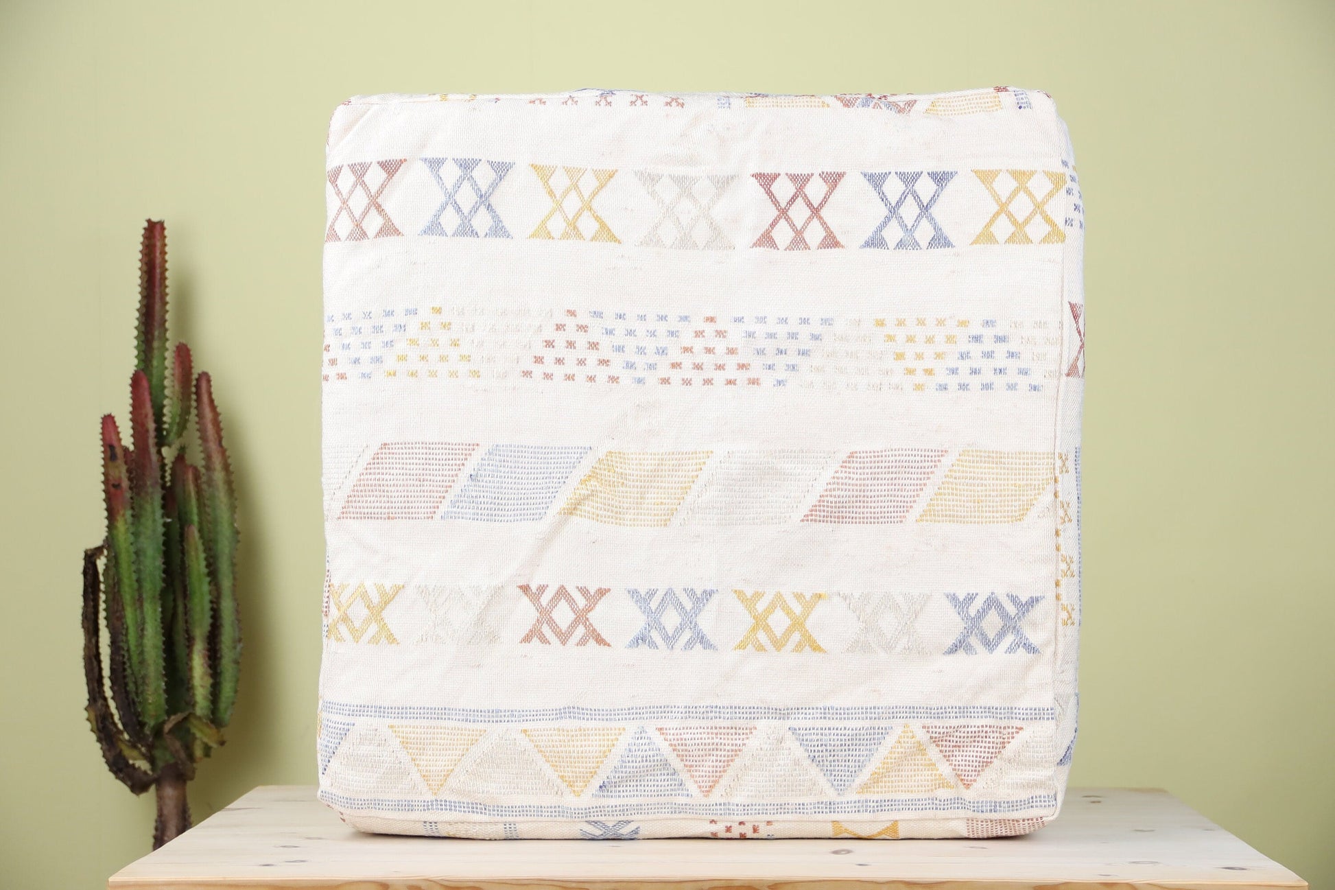 Aris  Moroccan Pouf - TrendAura