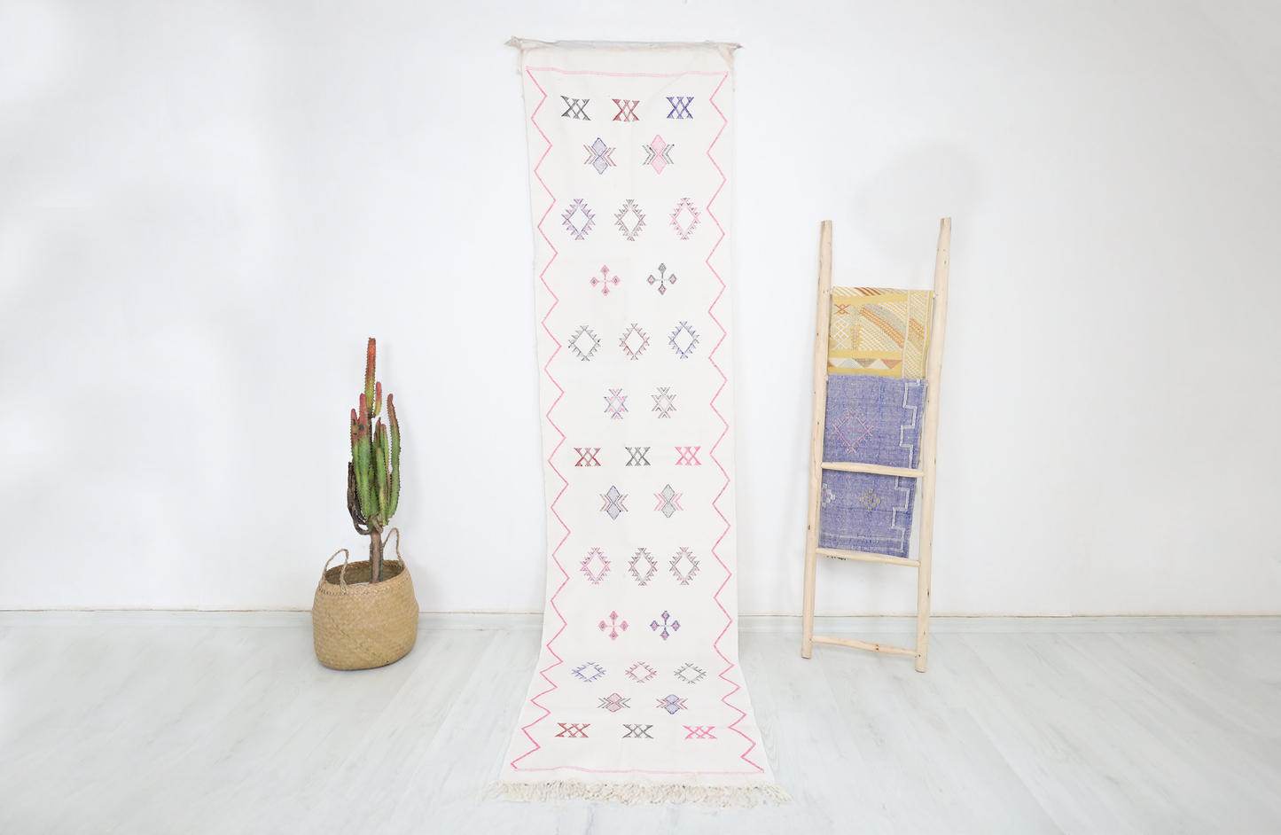 Ghilas Cactus Silk Rug 2'2" X 9'1" - TrendAura