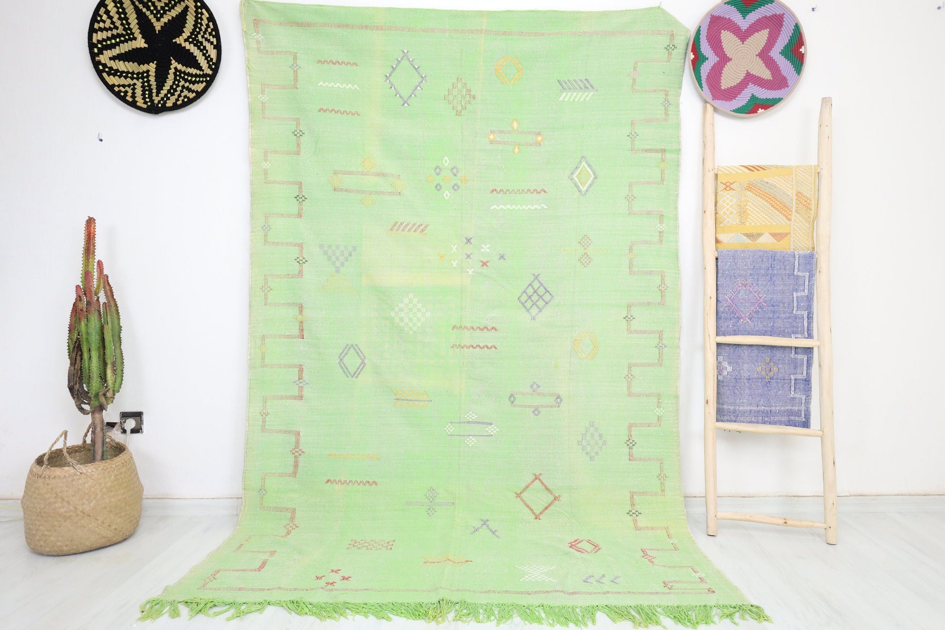 Ines Cactus Silk Rug  7'5" x 5'1" - TrendAura