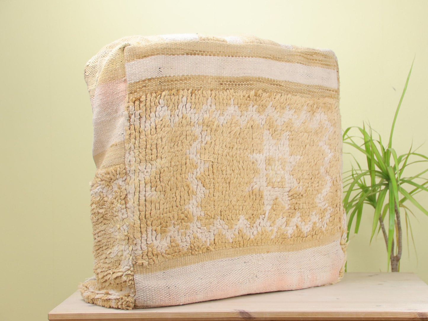 Ilyriador  Moroccan pouf - TrendAura