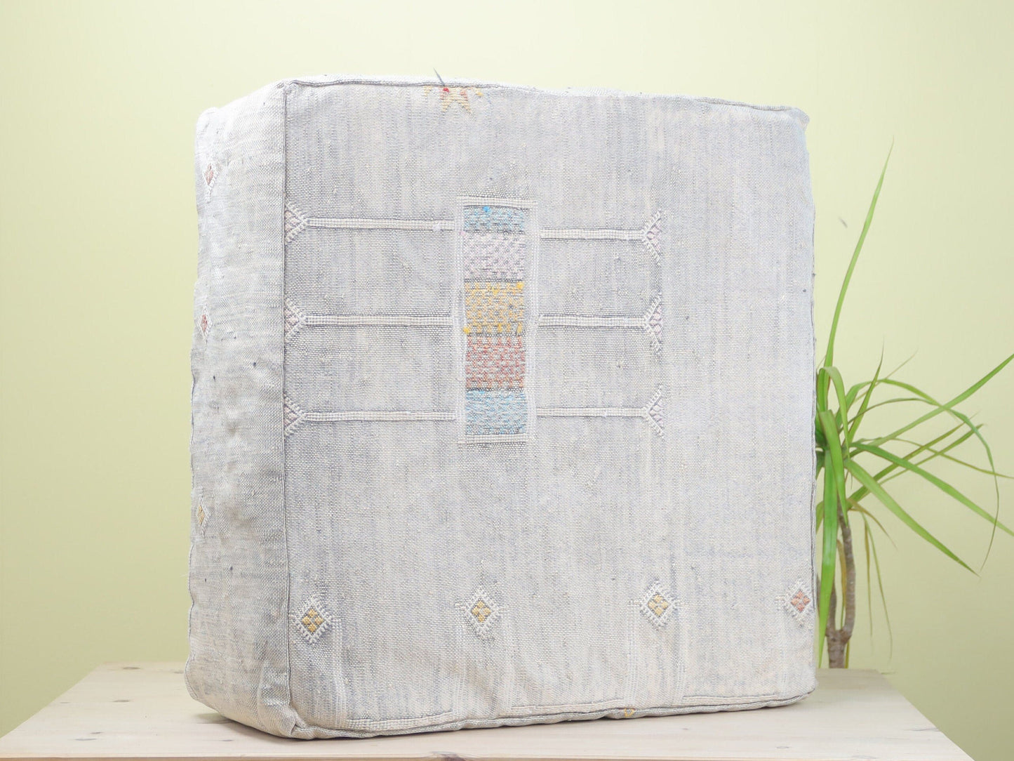 Dasil Moroccan Pouf - TrendAura