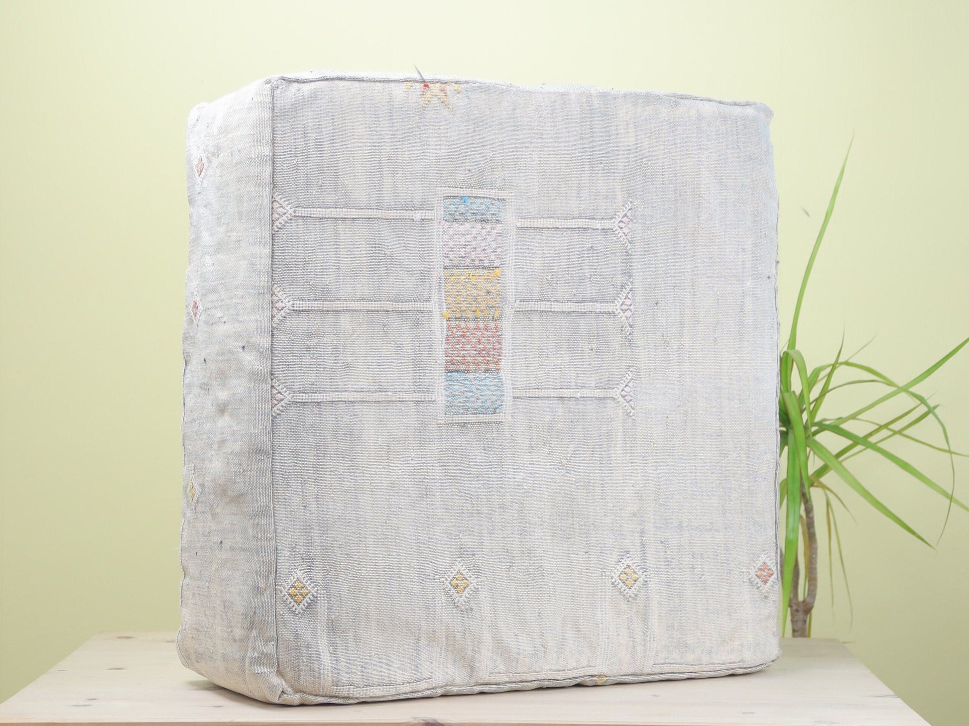 Dasil Moroccan Pouf - TrendAura