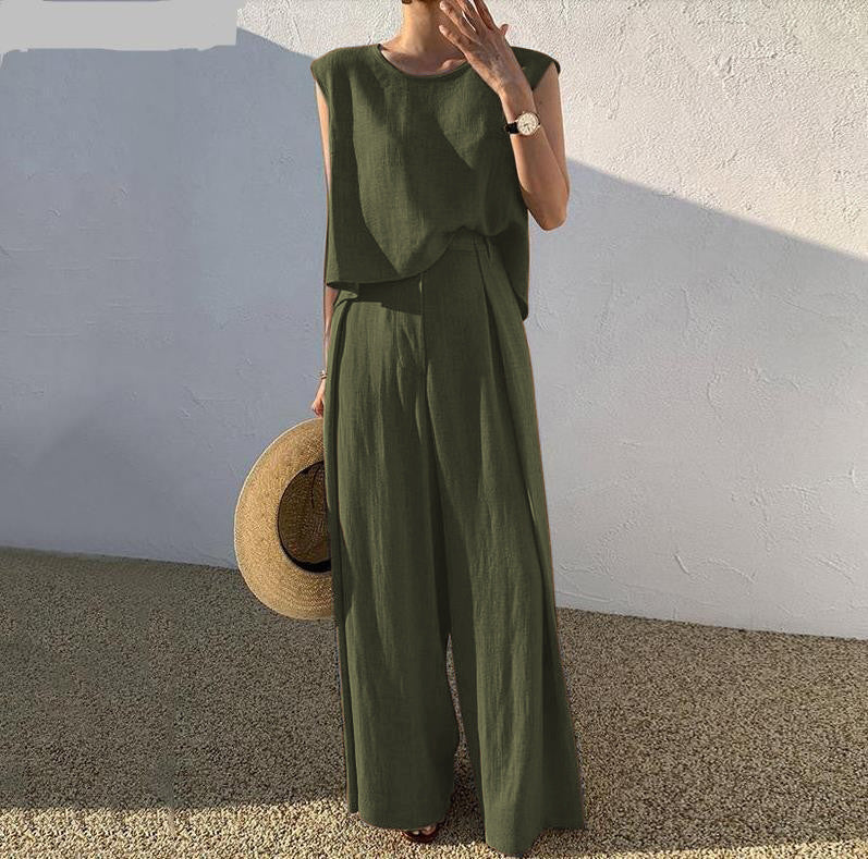 Wide-leg linen trousers and an o-neck top