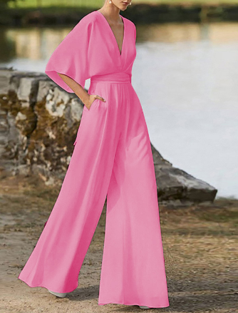 Elegant V-neck jumpsuit with wide legs and batwing sleeves for women | Ideal for winter