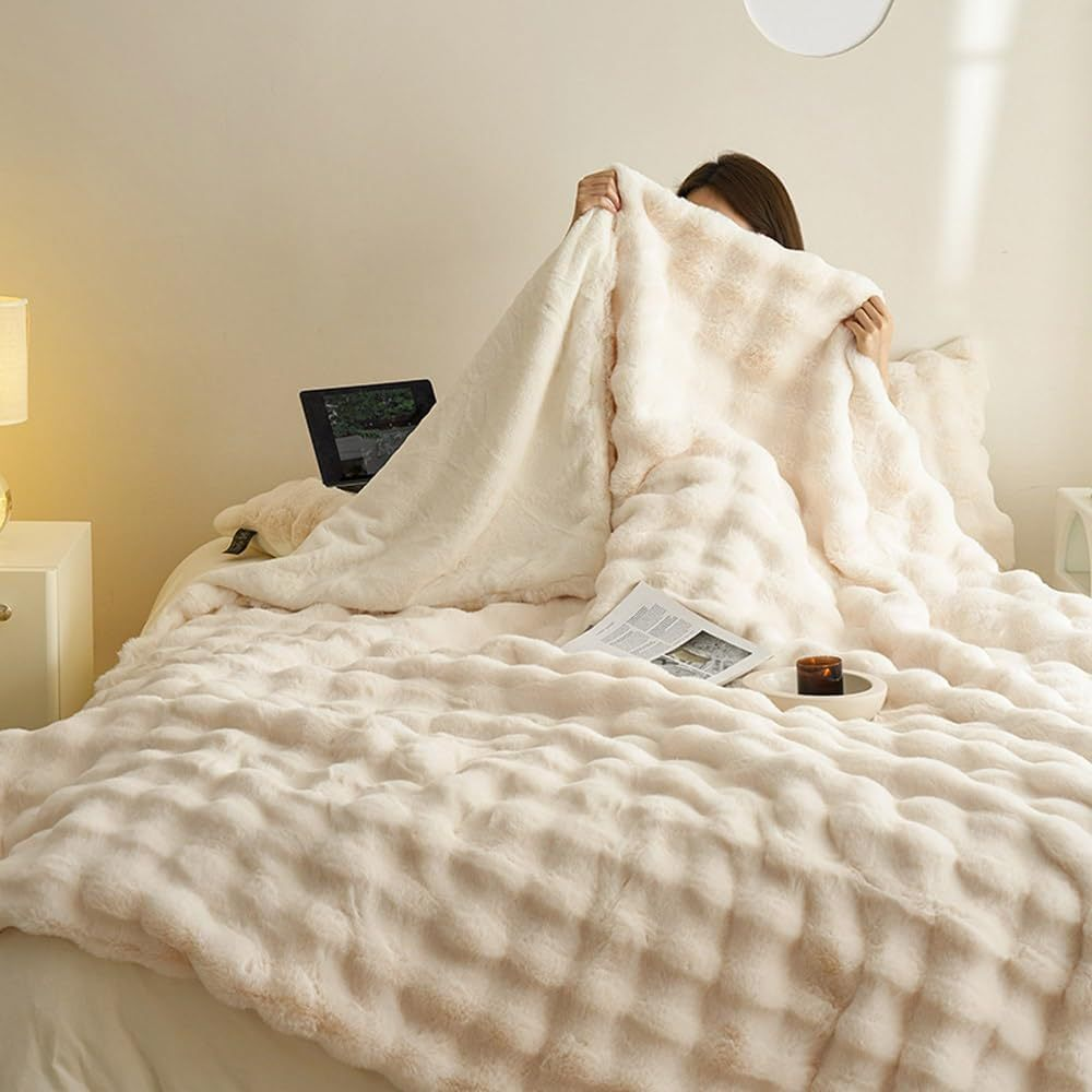 Soft fleece blanket, warm and reversible