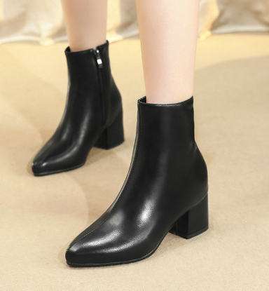 Eloura-Moda | Stylish Silver Ankle Boots