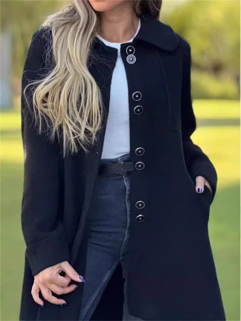 Women’s Coat - Wool Blend - Relaxed Fit - Knee Length - Rounded Lapel Collar