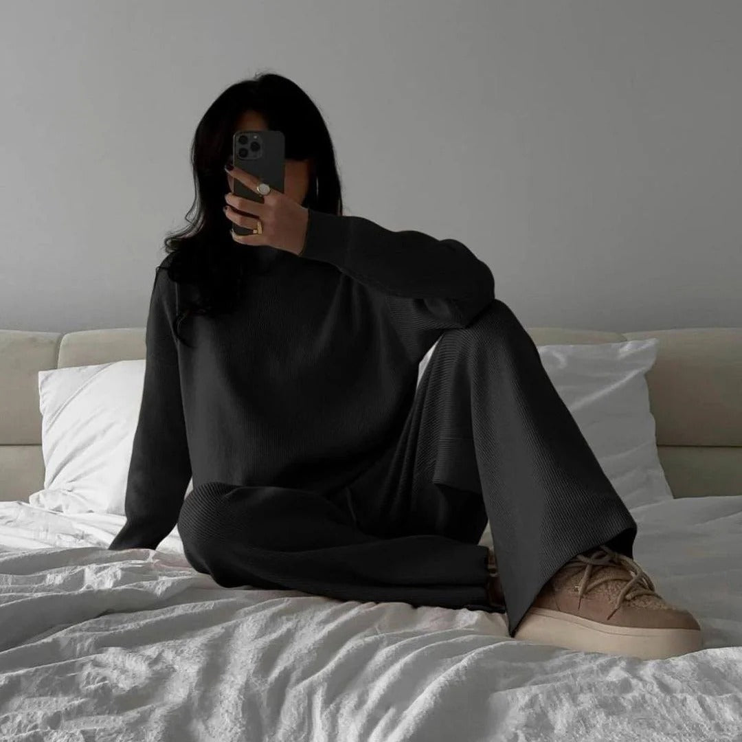 Women’s Two-Piece Loungewear Set – Oversized Fit – Knit Ribbed Texture – High Neck – Side Slits