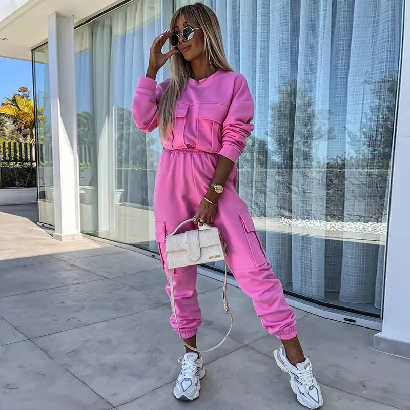 Women’s Two-Piece Set – Relaxed Fit – Crew Neck Long Sleeve Top – Tapered Joggers
