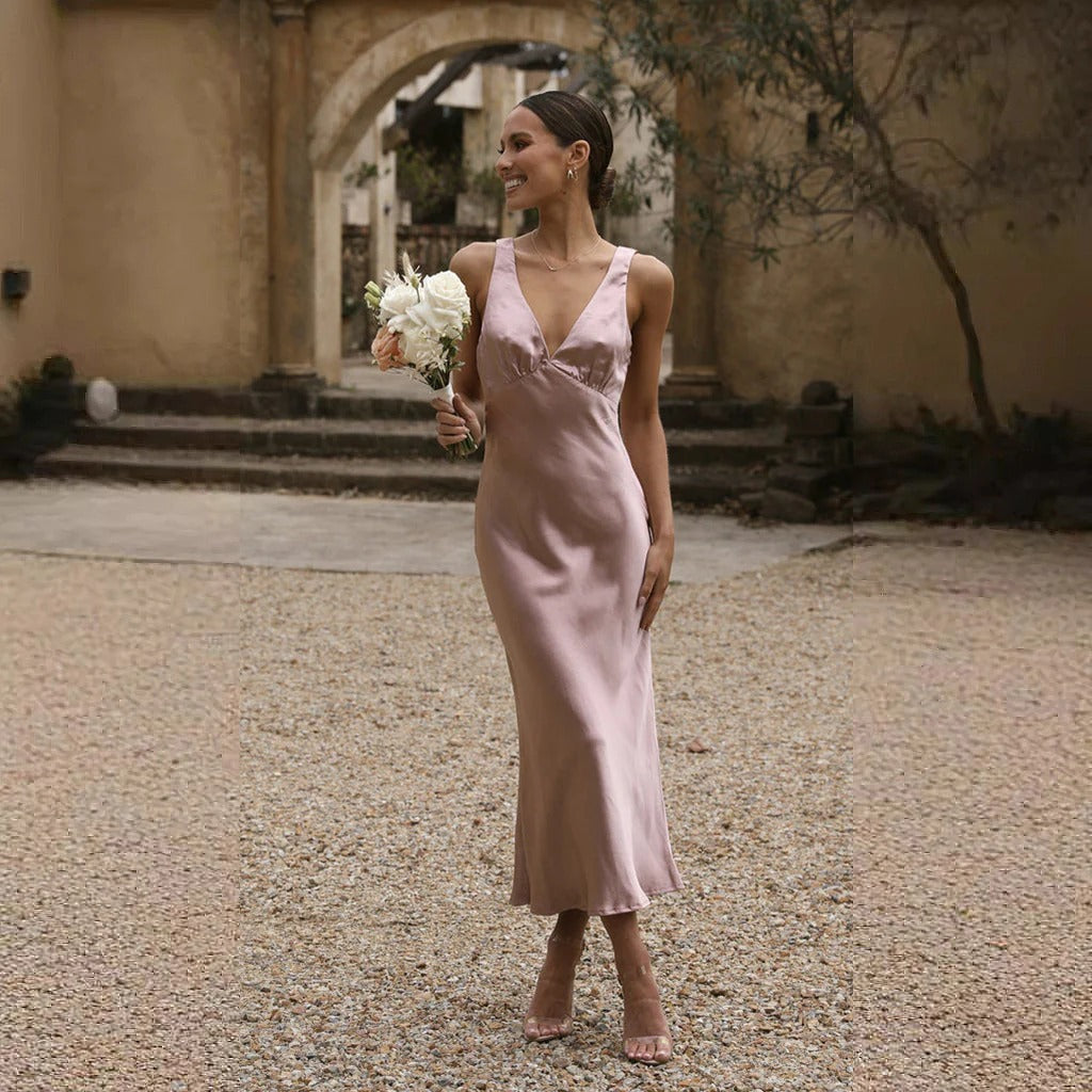 Women’s Maxi Dress – Slim Fit – Satin-Like Finish – Deep V-Neck – Elegant Straps
