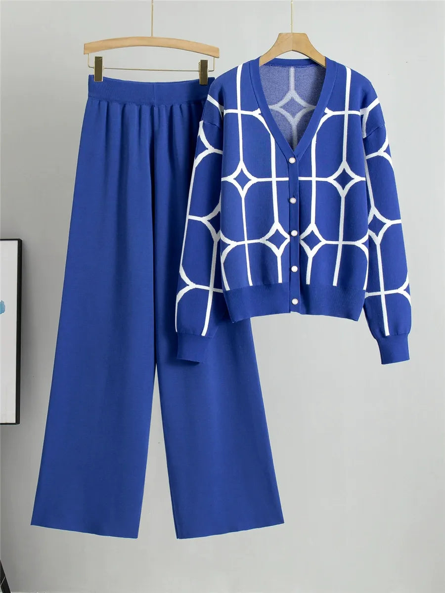 Women’s Two-Piece Knitted Cardigan Set – Relaxed Fit – Cropped Length – V-Neck – Geometric Pattern