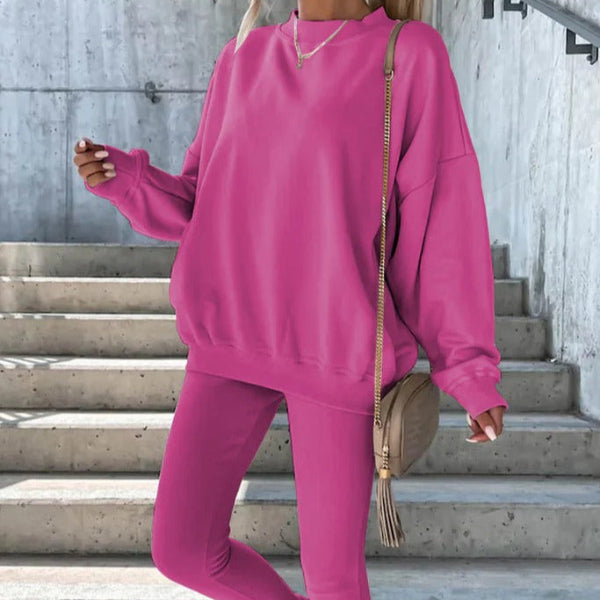 Women’s Sweatshirt – Oversized Fit – Crew Neck – Ribbed Cuffs and Hem – Soft Cotton Blend
