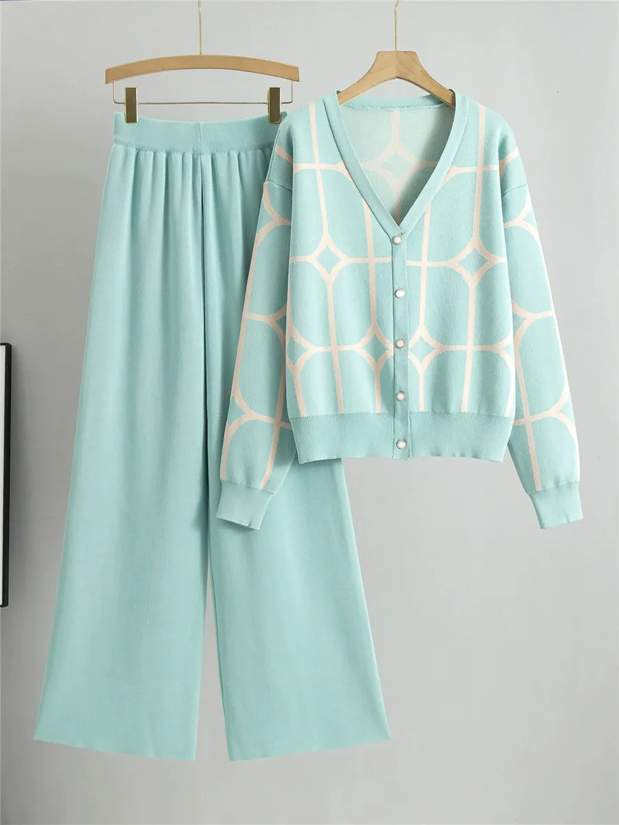 Women’s Two-Piece Knitted Cardigan Set – Relaxed Fit – Cropped Length – V-Neck – Geometric Pattern