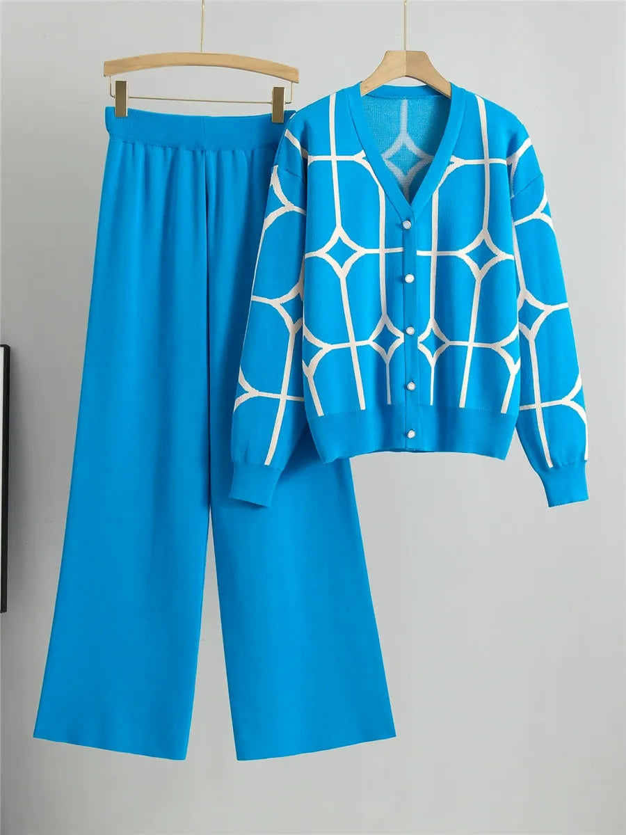 Women’s Two-Piece Knitted Cardigan Set – Relaxed Fit – Cropped Length – V-Neck – Geometric Pattern