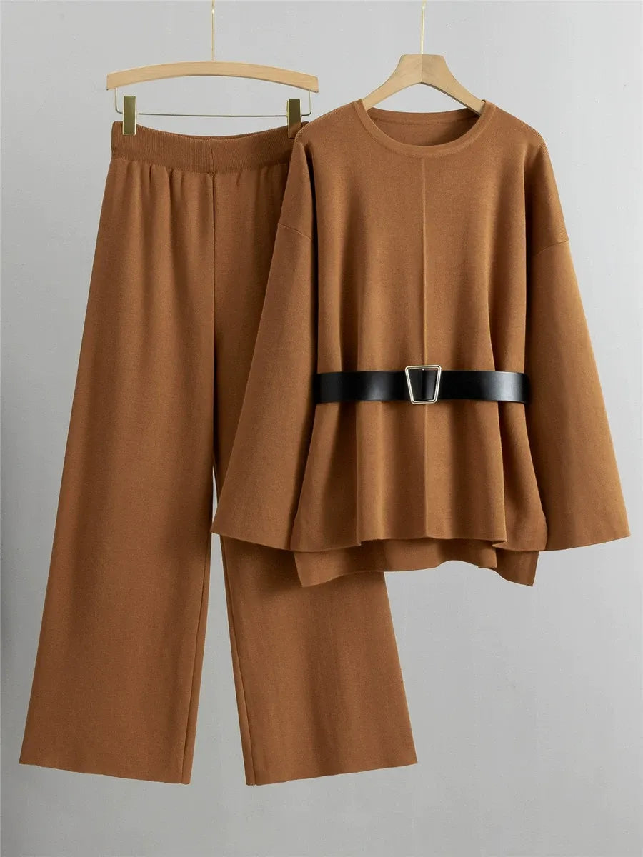Women’s Two-Piece Suit – Knit Sweater with Flared Sleeves – High-Waist Wide-Leg Pants