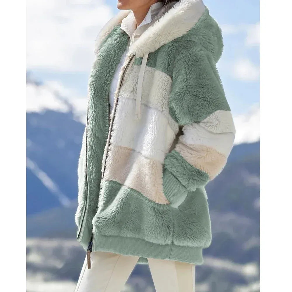 Women’s Fleece Jacket – Oversized Fit – Plush Texture – Hooded – Zip Front – Panel Design