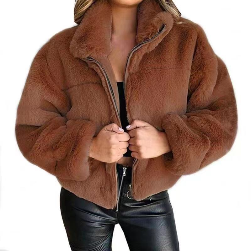 Women’s Faux Fur Coat – Plush Texture – Cropped Fit – Oversized Zip Front Design