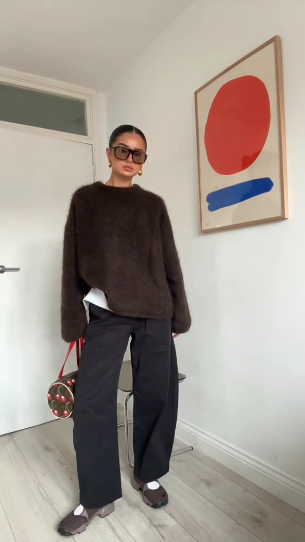 Women’s Pullover Sweater – Oversized Fit – Fuzzy Texture – Long Sleeve – Round Neck