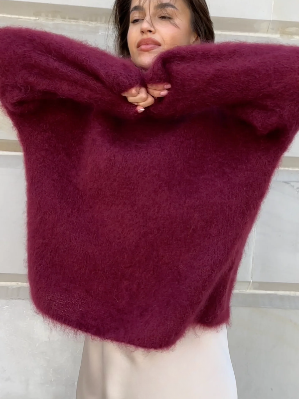 Women’s Pullover Sweater – Oversized Fit – Fuzzy Texture – Long Sleeve – Round Neck