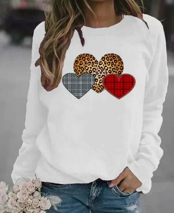 Women’s Sweatshirt – Loose Fit – Cotton Blend – Crew Neck – Graphic Heart Print