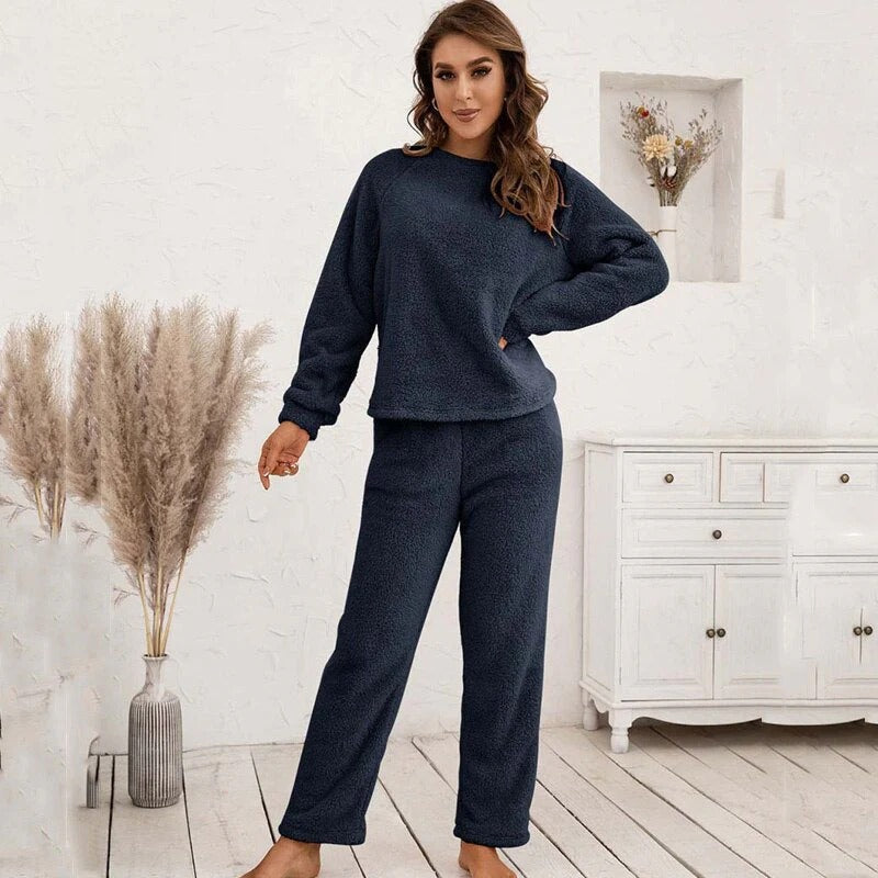 Women’s Two-Piece Loungewear Set – Soft Fleece – Relaxed Fit – Long Sleeve Top and Pants
