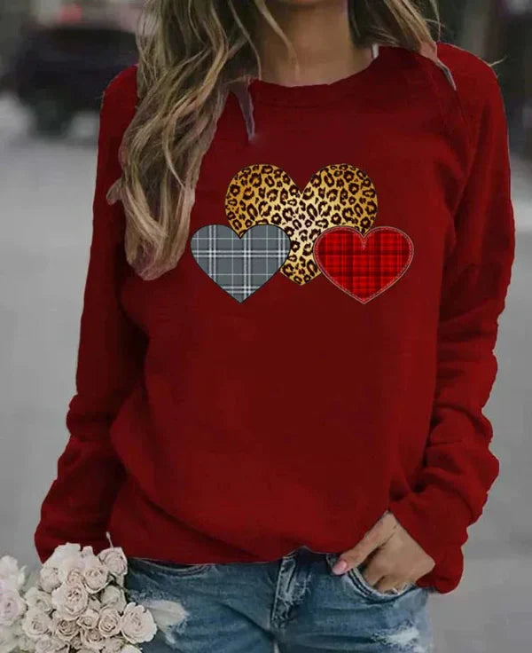 Women’s Sweatshirt – Loose Fit – Cotton Blend – Crew Neck – Graphic Heart Print