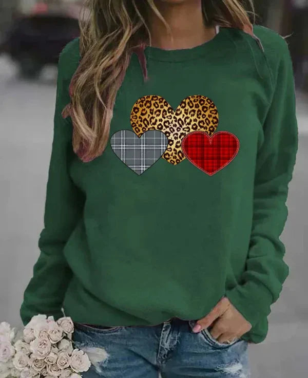 Women’s Sweatshirt – Loose Fit – Cotton Blend – Crew Neck – Graphic Heart Print
