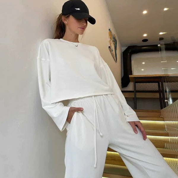 Women’s Two-Piece Athleisure Set – Relaxed Fit Cropped Top – Drawstring Waist Pants – Cotton Blend
