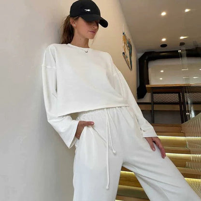 Women’s Two-Piece Athleisure Set – Relaxed Fit Cropped Top – Drawstring Waist Pants – Cotton Blend