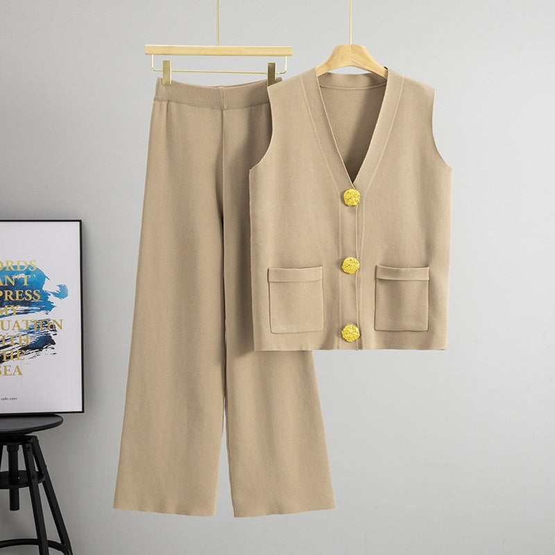 Women’s Two-Piece Set – Knitted Vest with Buttons – Wide-Leg Trousers – Relaxed Fit