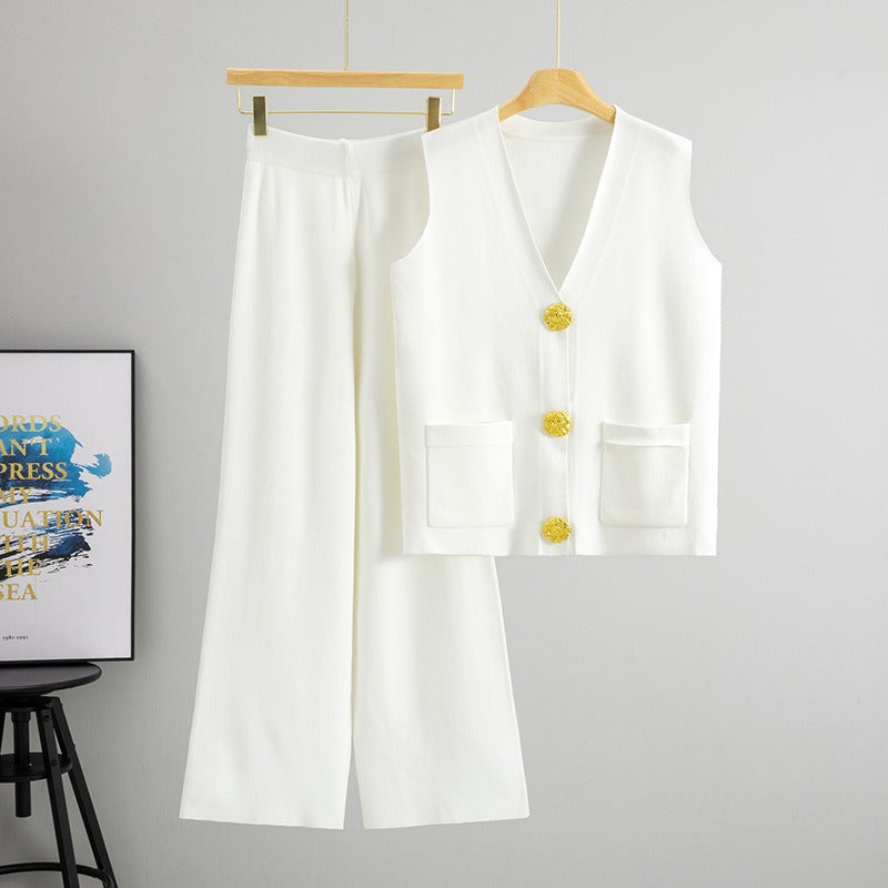 Women’s Two-Piece Set – Knitted Vest with Buttons – Wide-Leg Trousers – Relaxed Fit